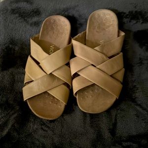 NEW without tags Vionic slide sandals 10